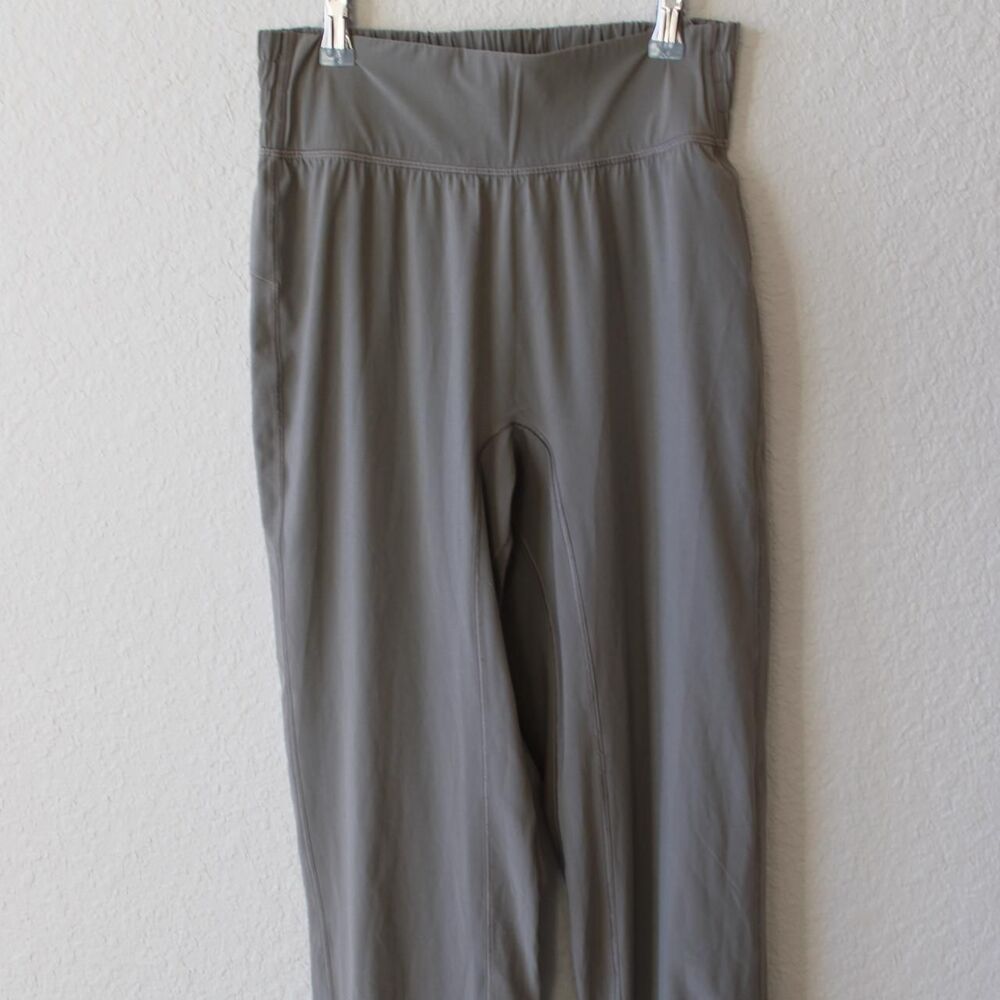 Lululemon Women's Grey and Khaki Bottoms